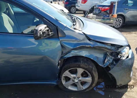 2013 Toyota Corolla Le z USA, uszkodzony, nr VIN 5YFBU4EE4DP117312